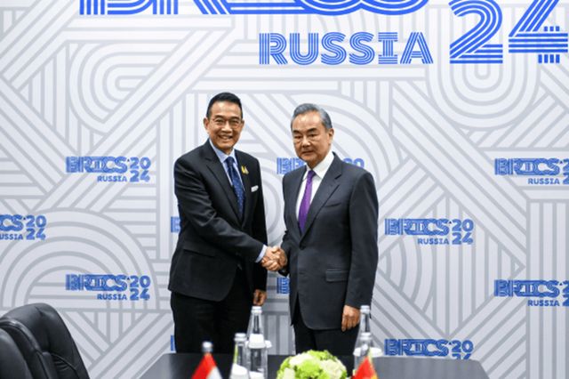 王毅会见泰国外长玛里王毅会见泰国外长玛里，深化两国友好合作，共谋未来发展